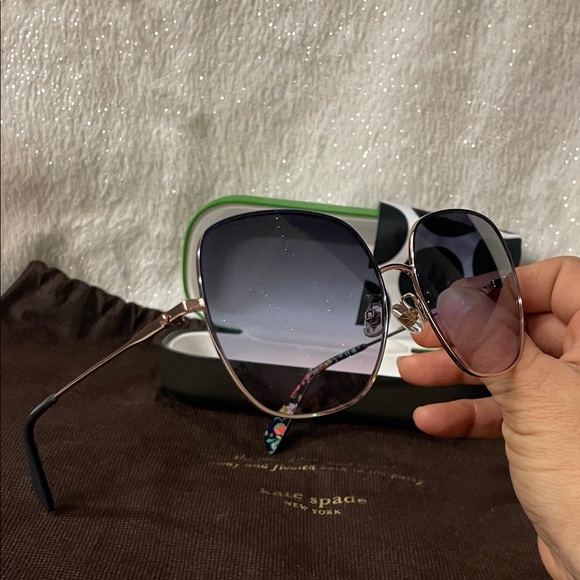kate spade ombre lense Sunglasses with Floral Temples NEW with case & a dustbag - Picture 2 of 7